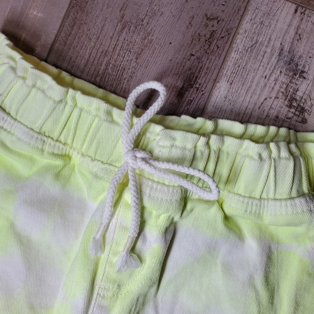 Justice Yellow and White Tie-Dye Elasticized Waistband Denim Shorts Size 12 NWOT